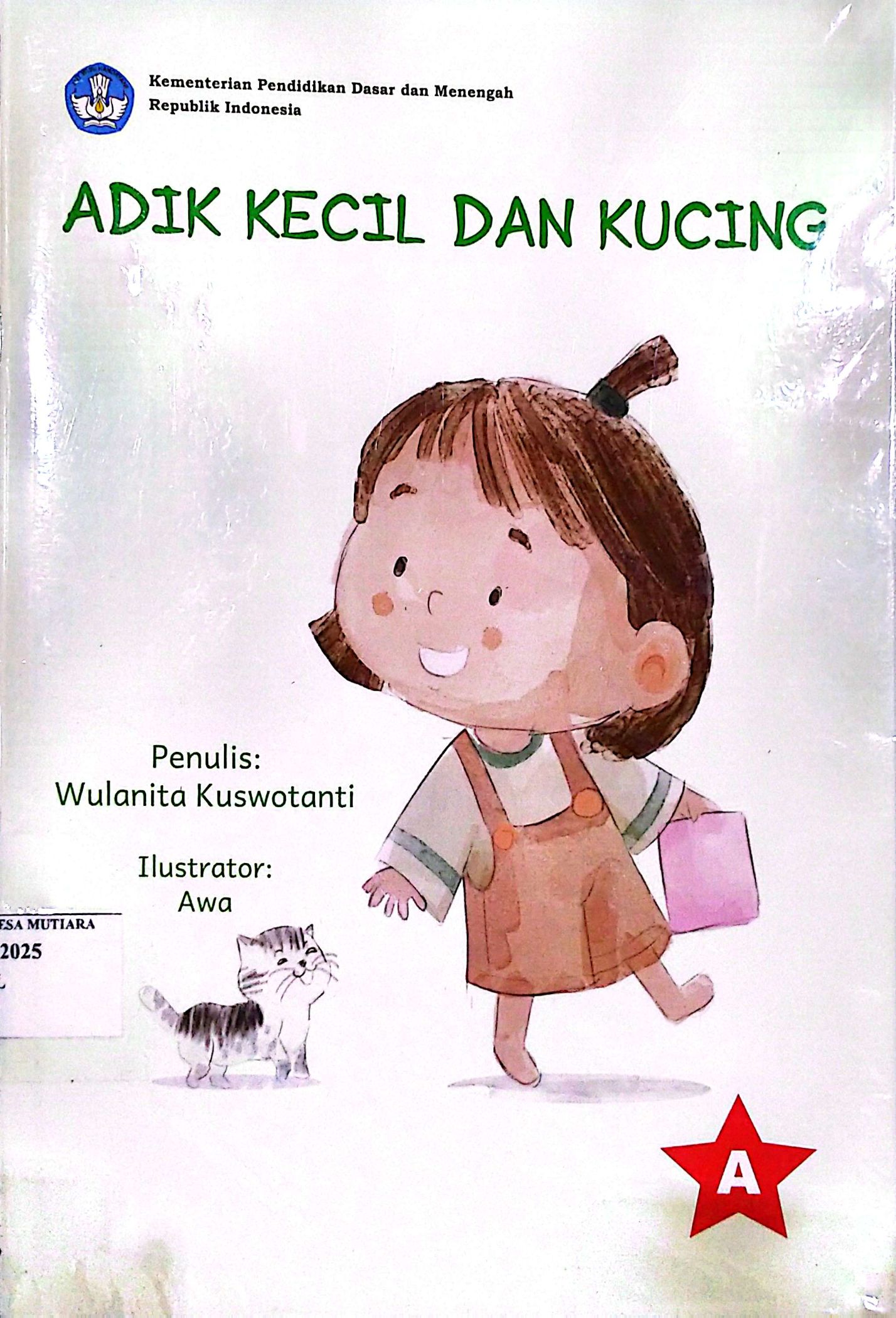 Adik Kecil dan Kucing